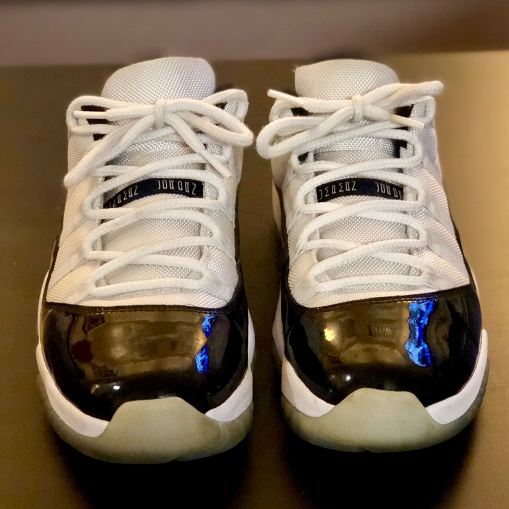 Air Jordan 11 Retro Low 'Concord'